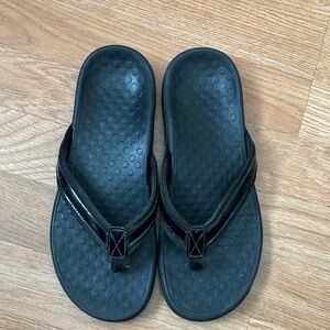 Vionic Black Casual Foam Flip Flop Sandals Sz 9